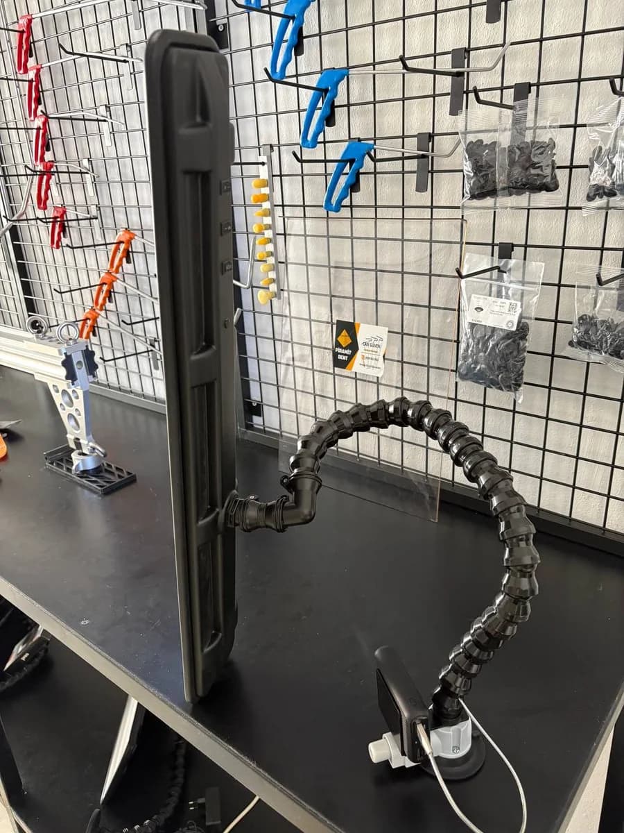 Mobil Lamba | Vantuzlu Şarjlı İnce Uzun 2